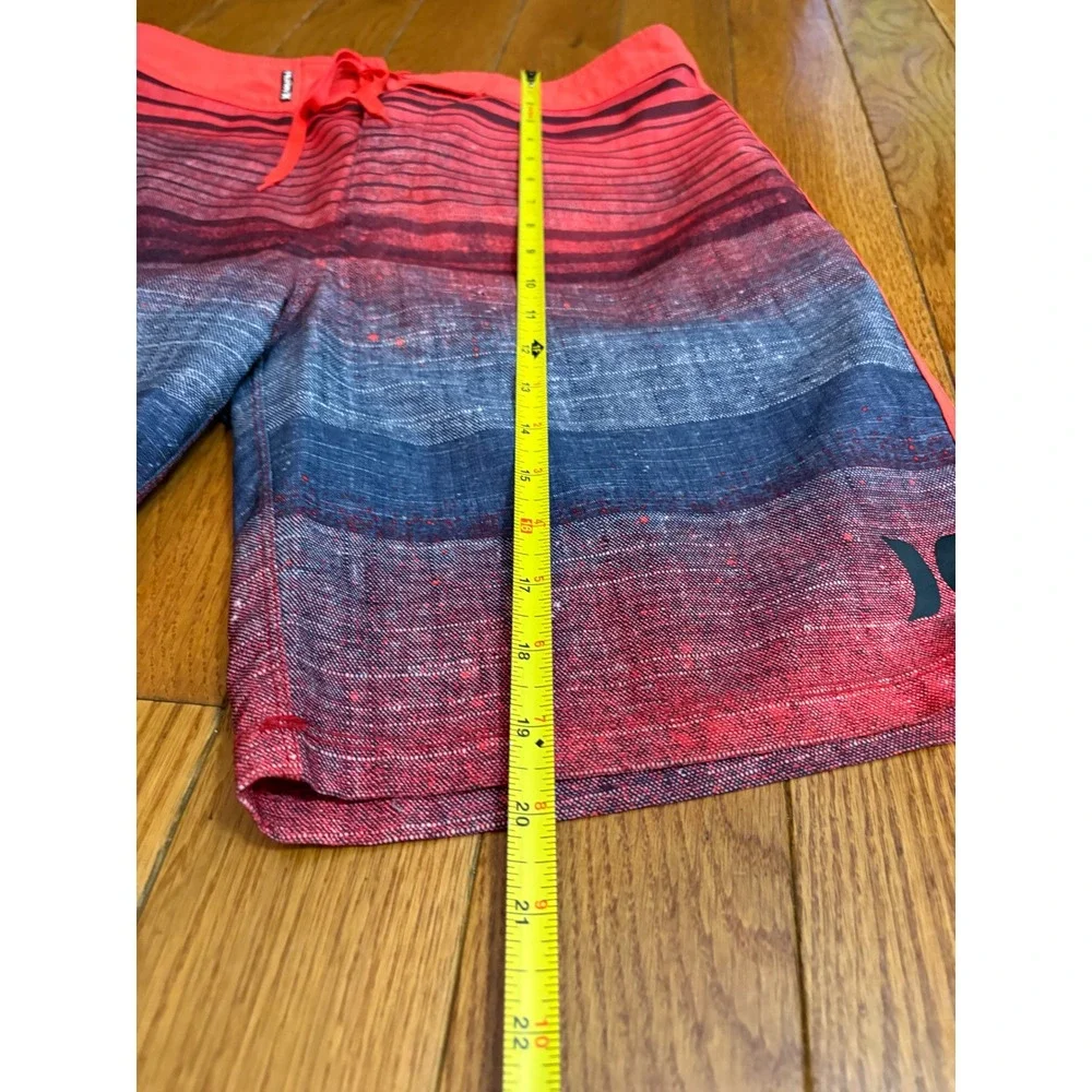 Hurley Boys Red Blue Ombre Striped Board Shorts Swim Trunks Size 30